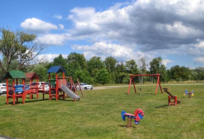 בית מלון כפרי & Browar Słociak