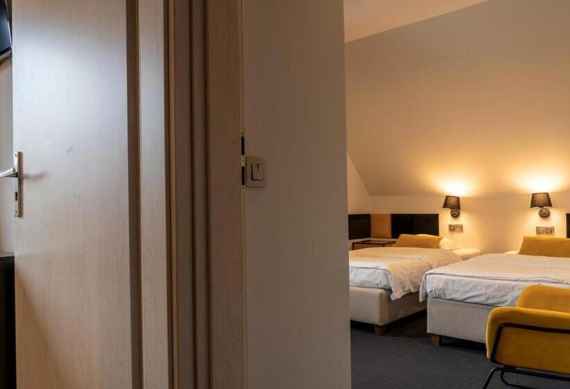 ホテル Caryńska Resort & Spa