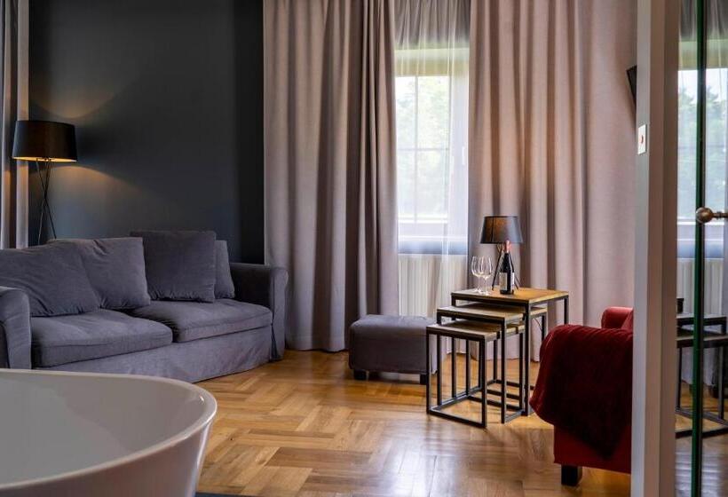 ホテル Caryńska Resort & Spa