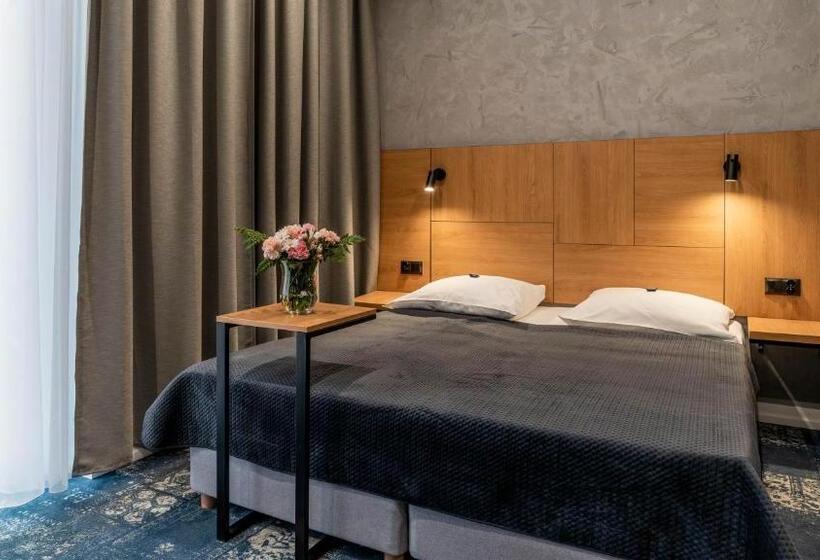 ホテル Caryńska Resort & Spa