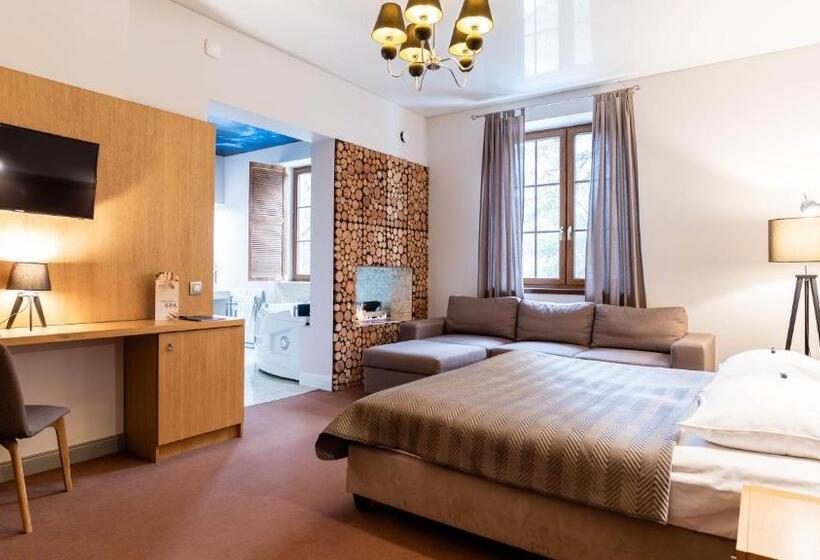 ホテル Caryńska Resort & Spa