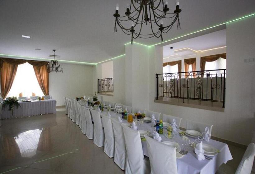 酒店 Chańcza Spa & Restauracja