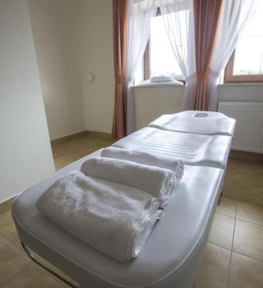 酒店 Chańcza Spa & Restauracja