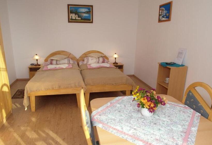 Отель Dworek Słoneczko