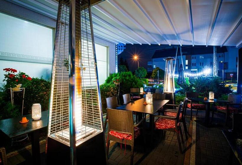 בית מלון כפרי Glamour   Restaurant & Spa