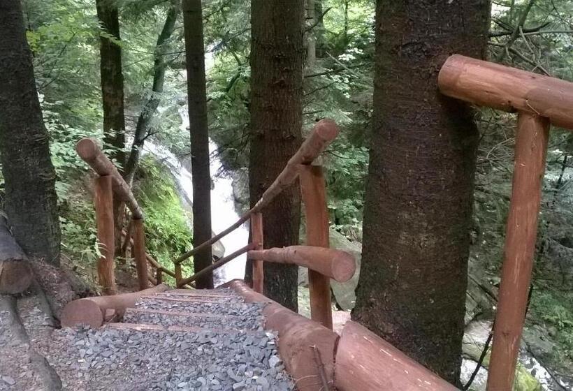 فندق Góralska Czarcia Chata Pod Jałowcem