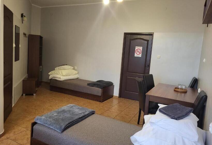 בית מלון כפרי Ik Osir Lubawa