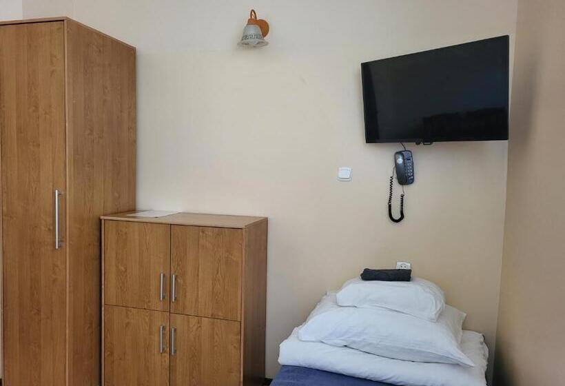 בית מלון כפרי Ik Osir Lubawa