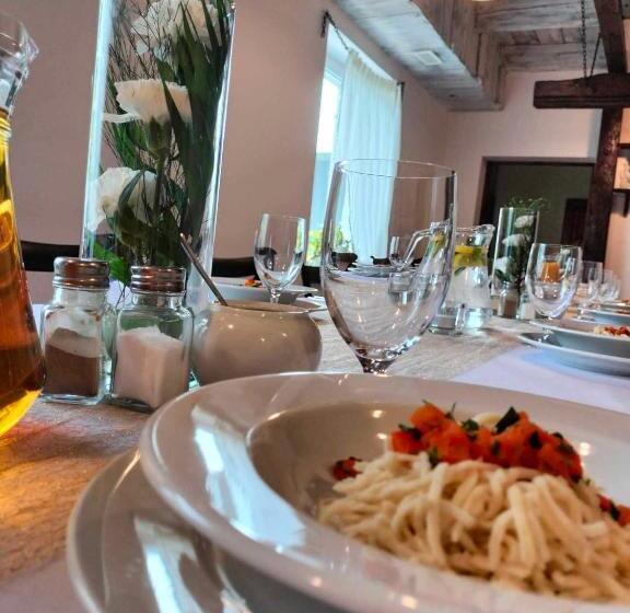 酒店 Kamienica Pokoje & Restauracja