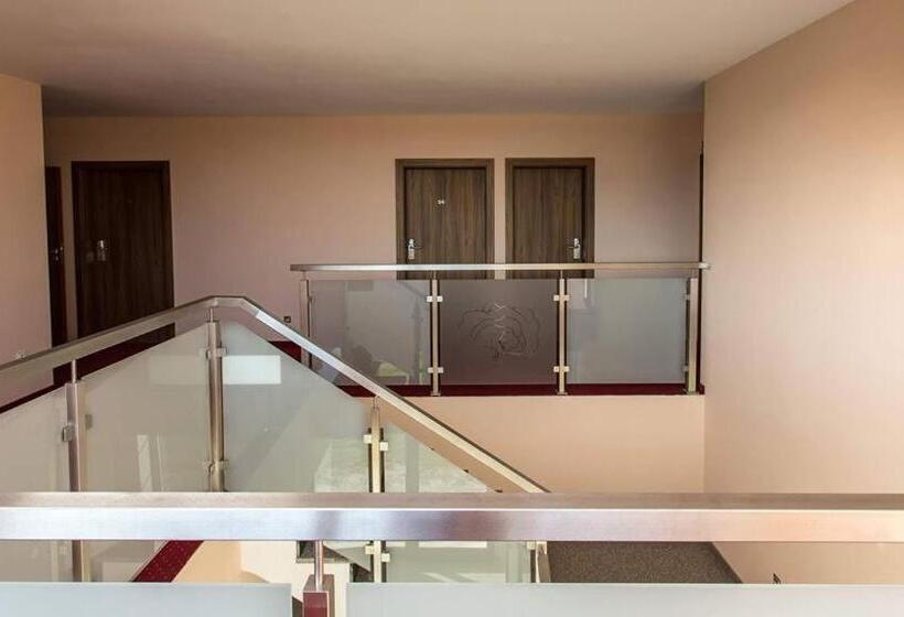 ホテル Noclegi Gawra