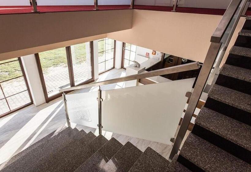 ホテル Noclegi Gawra