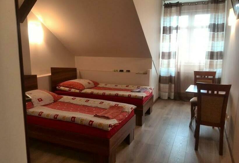 فندق Noclegi Tyczyn