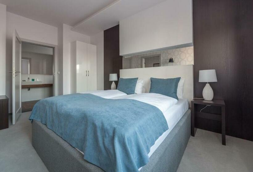 Novopolska   Hotel I Restauracja