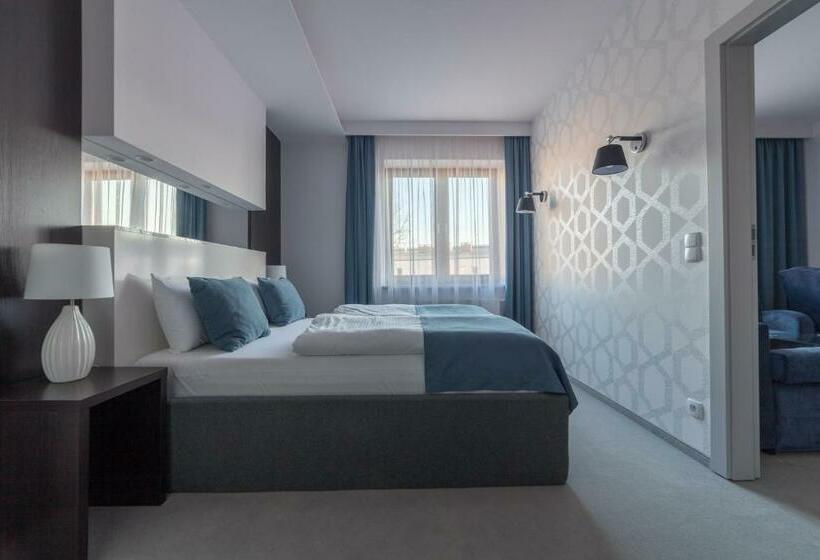 Novopolska   Hotel I Restauracja