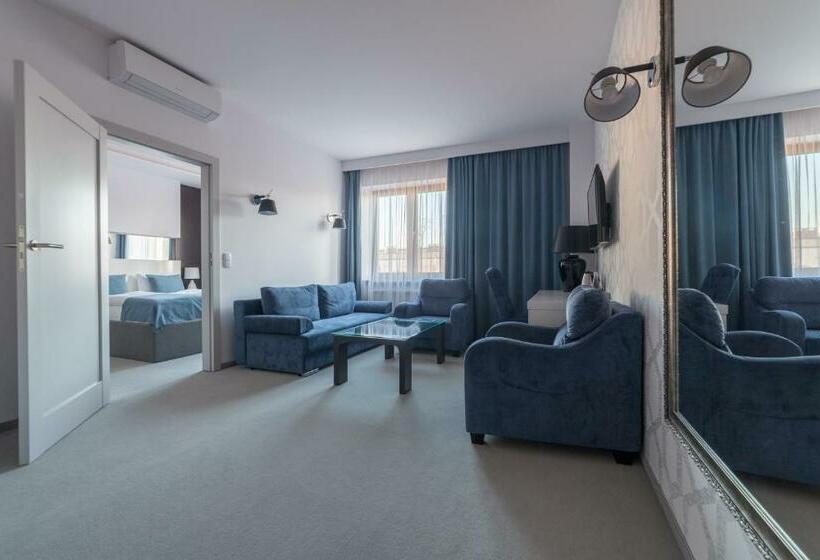 Novopolska   Hotel I Restauracja