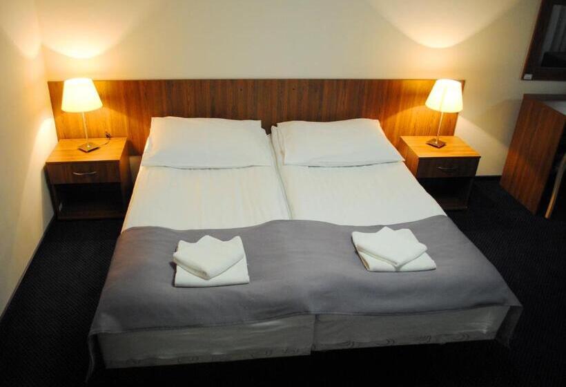 Отель Olimpijski