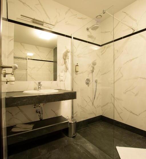 בית מלון כפרי Pałac Lubiechowa Jelenia Góra  Riesengebirge