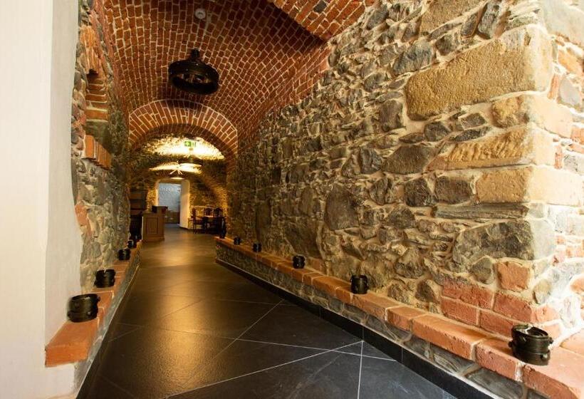 בית מלון כפרי Pałac Lubiechowa Jelenia Góra  Riesengebirge