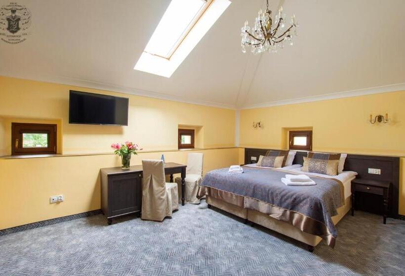 בית מלון כפרי Pałac Lubiechowa Jelenia Góra  Riesengebirge