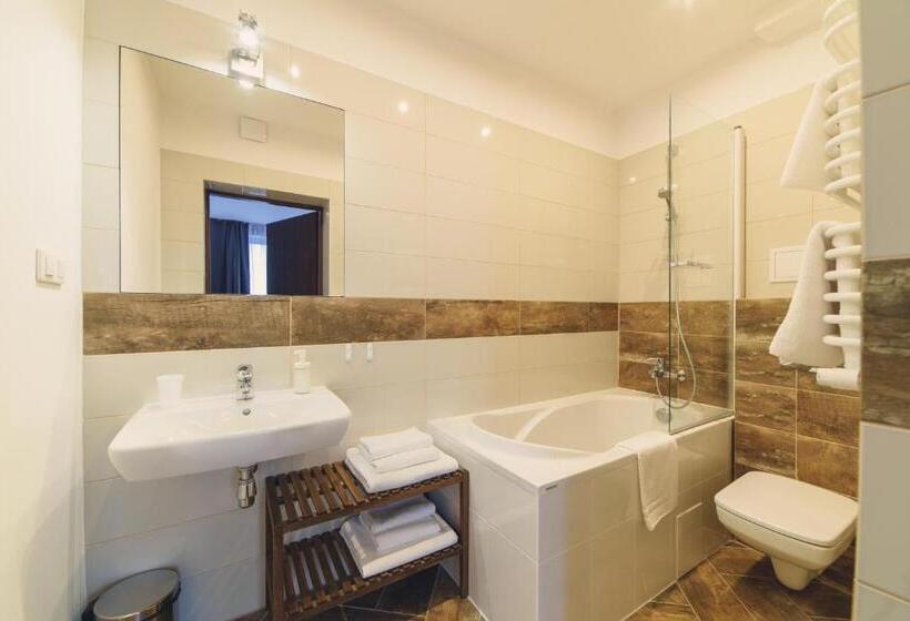 בית מלון כפרי Pod Jesiotrem