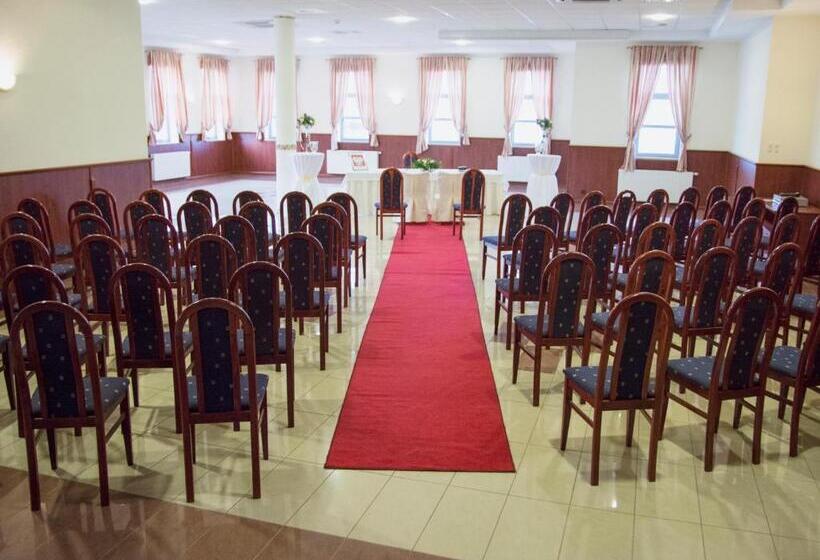 Отель Restauracja Autos