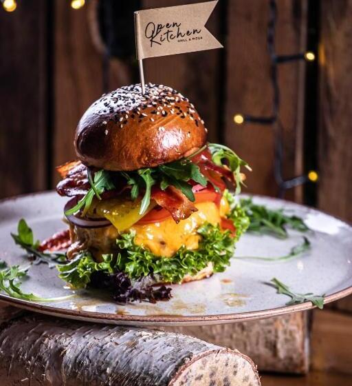 هتل Sajmino Family House