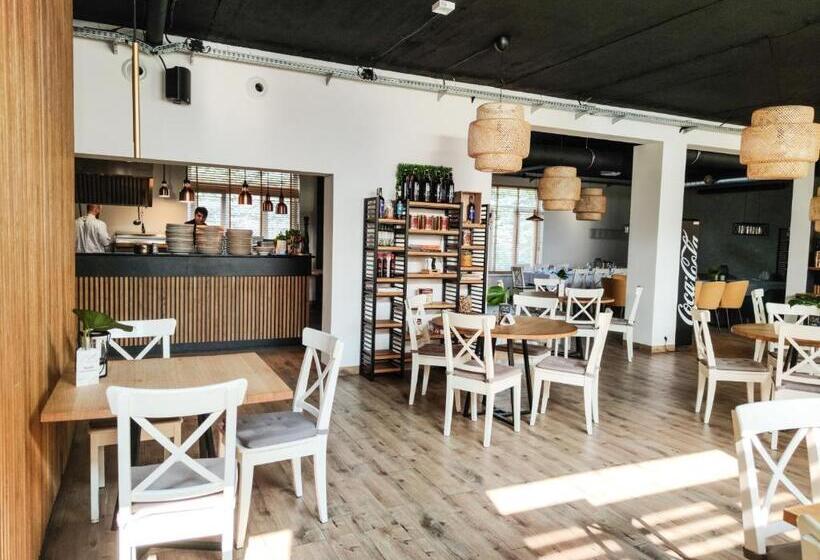 هتل Sajmino Family House