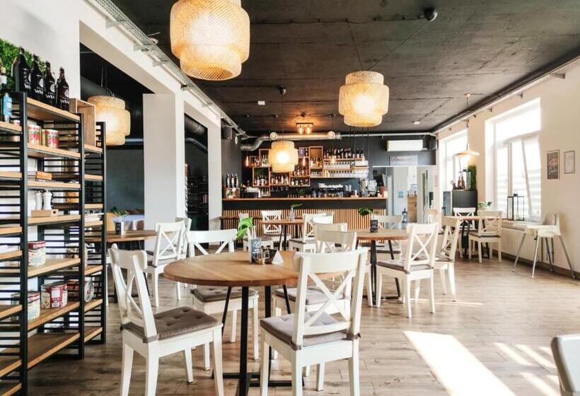 هتل Sajmino Family House