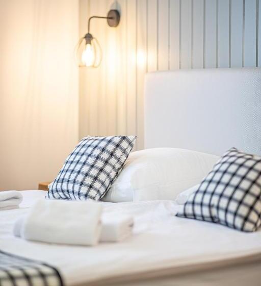 هتل Sajmino Family House