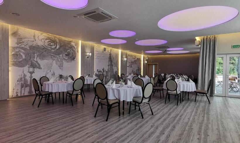 فندق Sevilla Gold