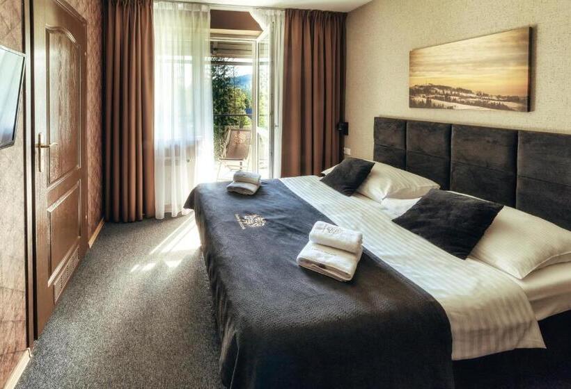 ホテル Srebrny Bucznik Wellness & Restaurant