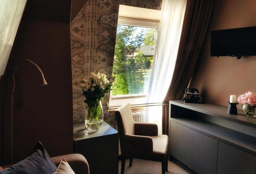 ホテル Srebrny Bucznik Wellness & Restaurant