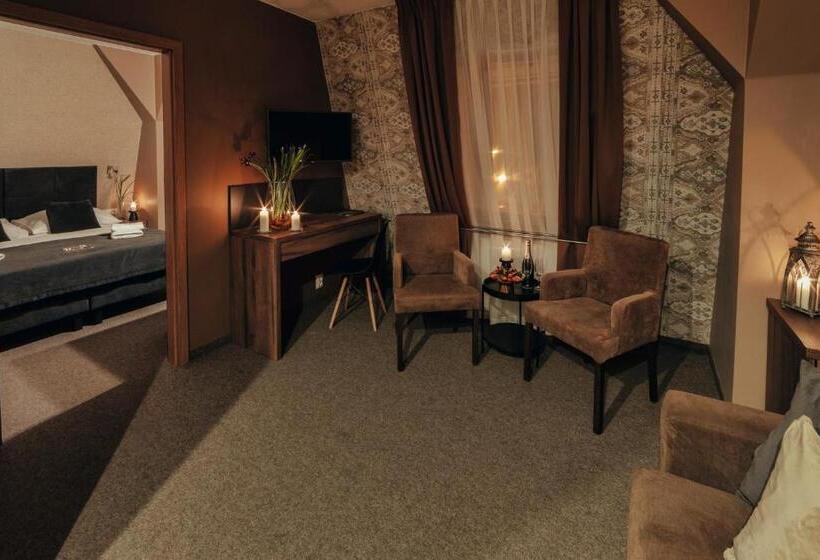 酒店 Srebrny Bucznik Wellness & Restaurant