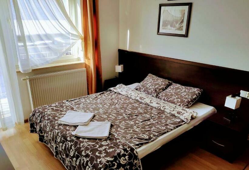 هتل Willa Latarnik   Doskonała Lokalizacja, Blisko Atrakcji, 20min Do Plaży