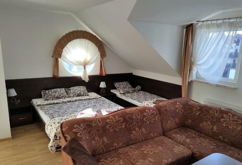 هتل Willa Latarnik   Doskonała Lokalizacja, Blisko Atrakcji, 20min Do Plaży