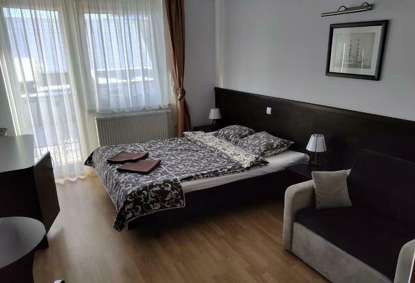 هتل Willa Latarnik   Doskonała Lokalizacja, Blisko Atrakcji, 20min Do Plaży