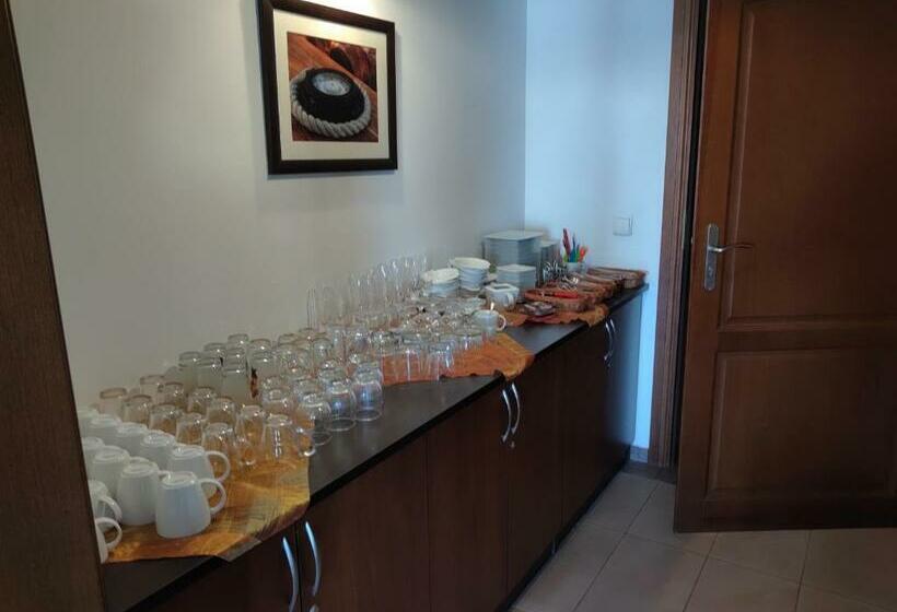 هتل Willa Latarnik   Doskonała Lokalizacja, Blisko Atrakcji, 20min Do Plaży