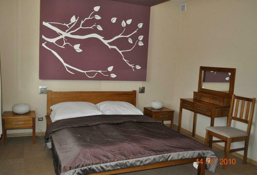 汽车旅馆  Oberza Knieja