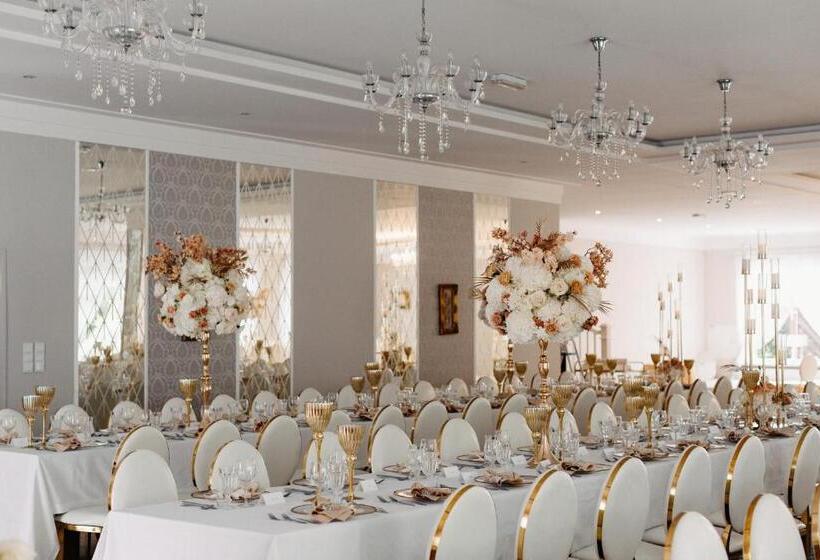 فندق على الطريق Zodiak