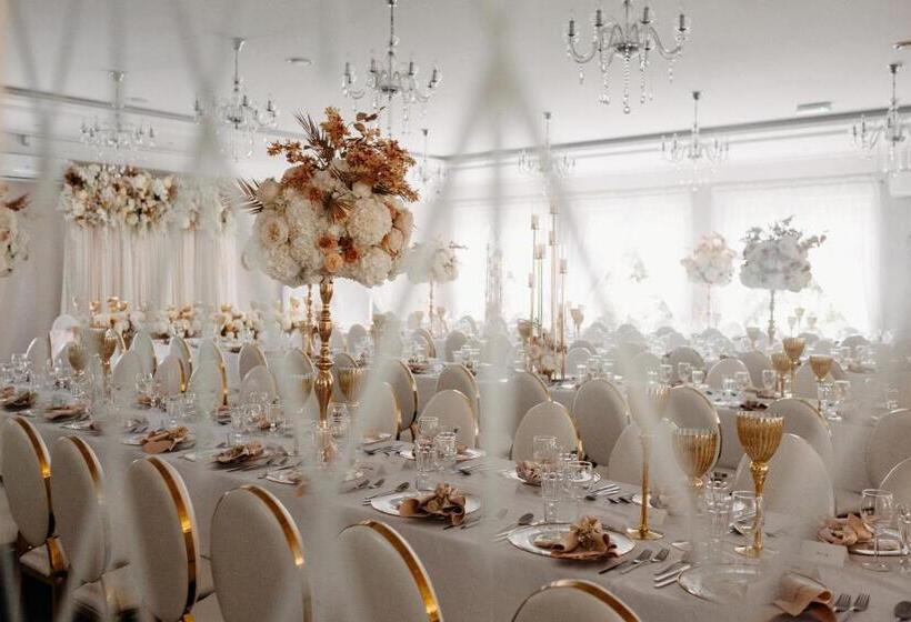 فندق على الطريق Zodiak