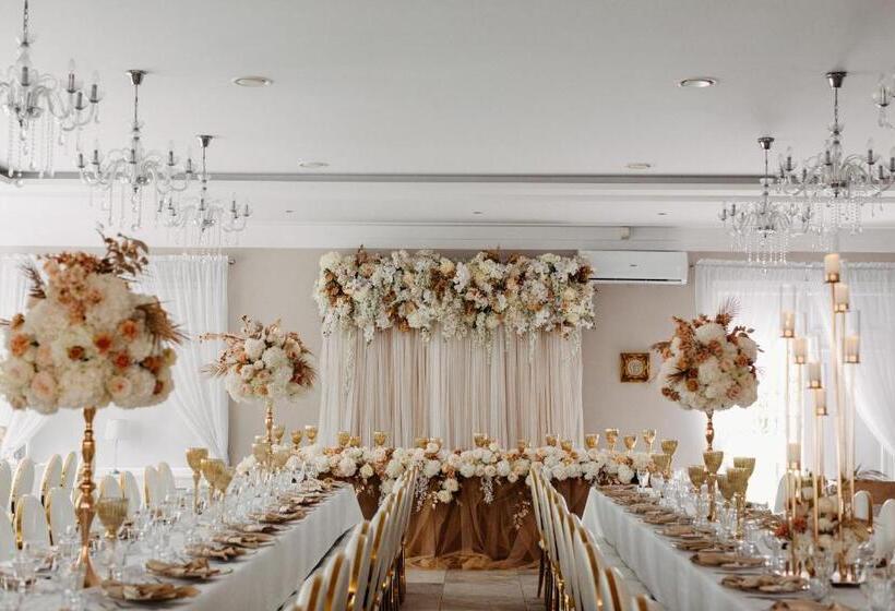 فندق على الطريق Zodiak