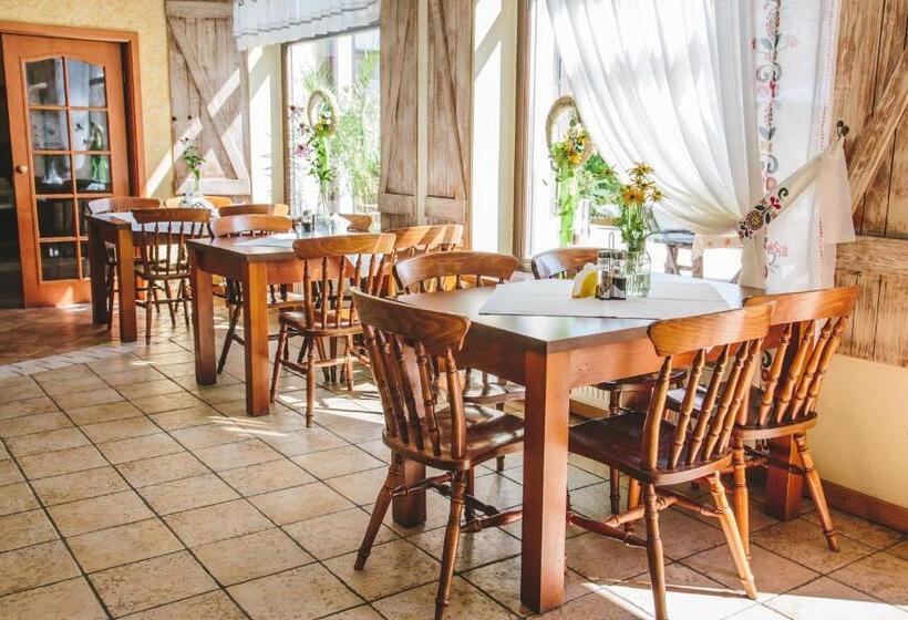 فندق على الطريق Zodiak