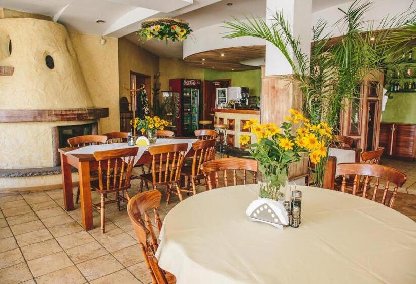 فندق على الطريق Zodiak