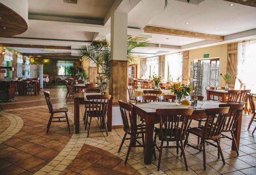 فندق على الطريق Zodiak