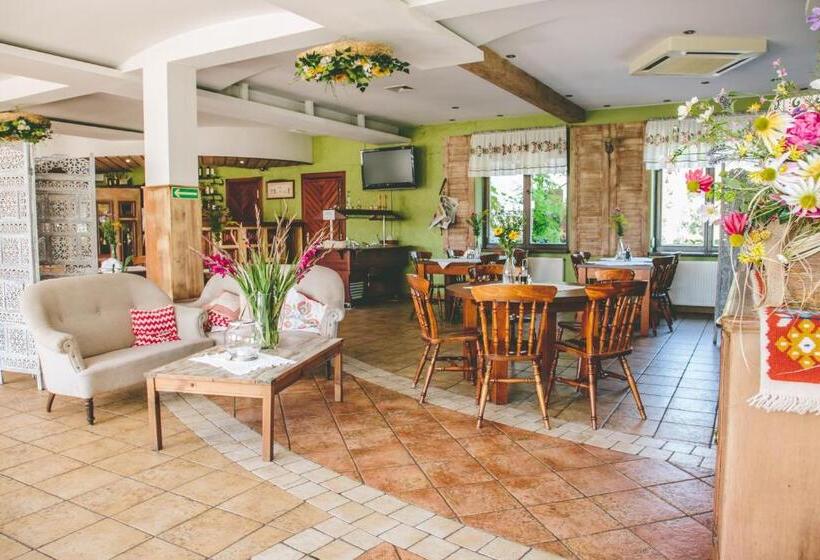 فندق على الطريق Zodiak