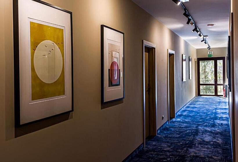 فندق على الطريق Zodiak