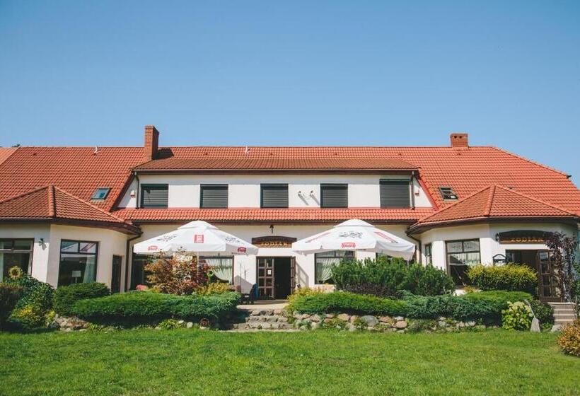 فندق على الطريق Zodiak