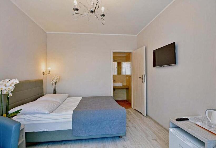 פנסיון Arka   Pokoje Z Osobnymi Wejściami Na Parterze