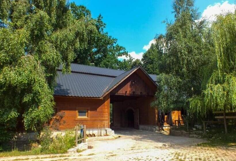 ペンション Gniazdo W Parku