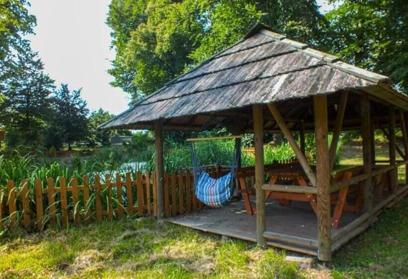 ペンション Gniazdo W Parku